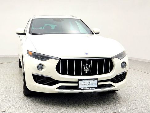 Used 2019 Maserati Levante GranLusso image 2