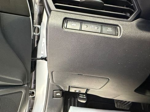 Used 2024 Nissan Altima 2.5 SV image 18