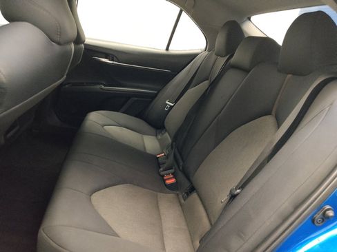 Used 2019 Toyota Camry LE FWD image 18