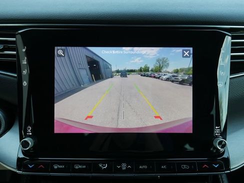 Used 2025 Jeep Wagoneer 4WD w/ Convenience Group I image 9