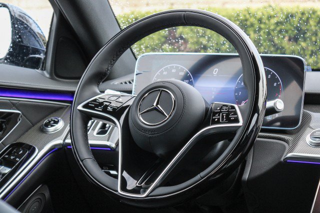 Used 2025 Mercedes-Benz S 580 4MATIC Sedan image 15