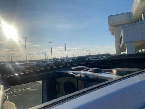 Used 2024 Jeep Wrangler Unlimited Rubicon image 4