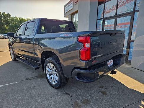 Used 2021 Chevrolet Silverado 1500 Custom AWD/4WD image 7