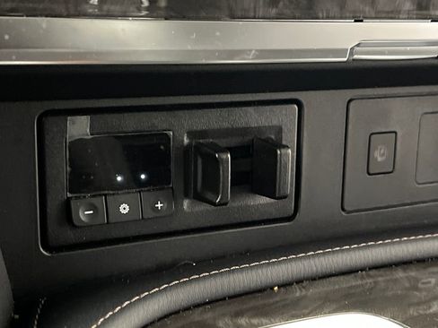 Used 2024 Nissan Armada Platinum w/ Captain's Chairs Package image 57