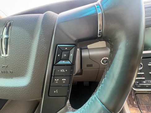 Used 2015 Lincoln Navigator 4WD image 29