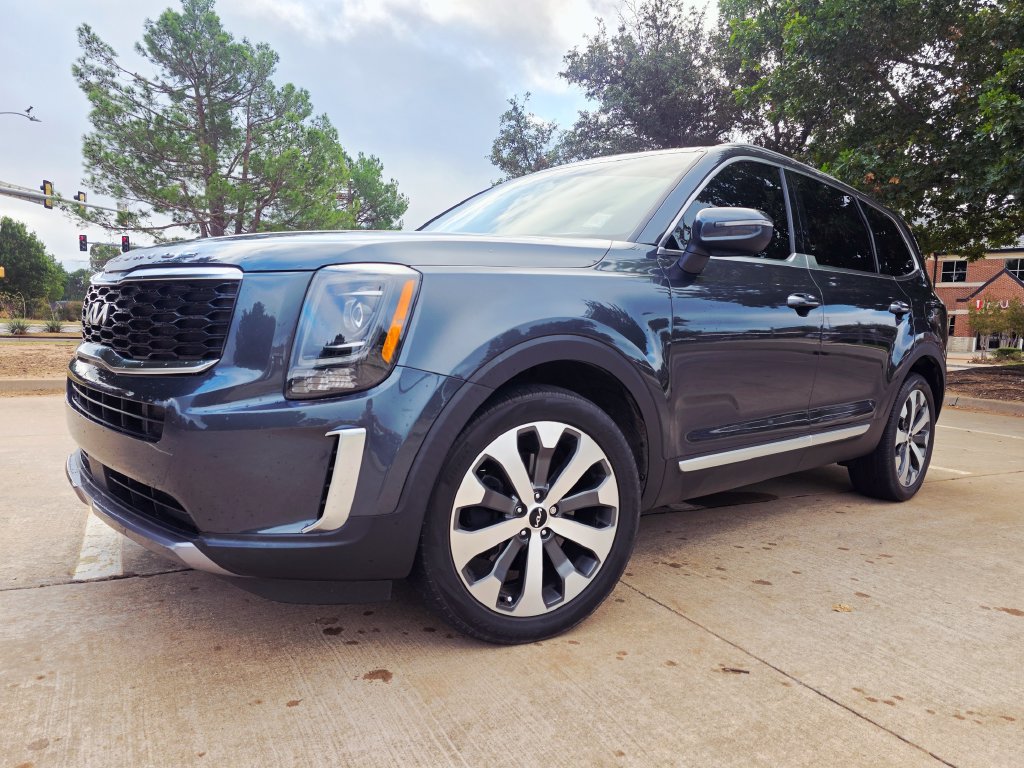 Used 2022 Kia Telluride S AWD/4WD image 2