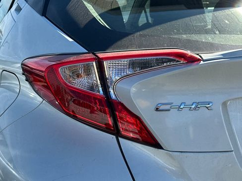 Used 2020 Toyota C-HR LE image 20