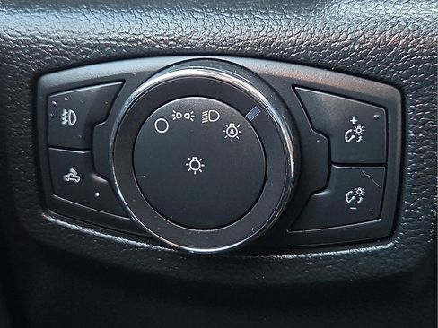 Used 2015 Ford F150 Platinum w/ Equipment Group 701A Luxury image 22