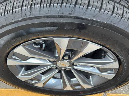 Certified 2026 Chevrolet Equinox LT FWD image 11