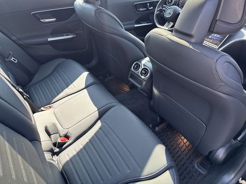 Used 2023 Mercedes-Benz C 300 4MATIC Sedan image 9