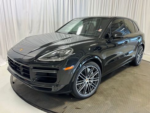 Certified 2023 Porsche Cayenne Turbo AWD/4WD image 1