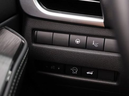 Certified 2025 Nissan Rogue SL w/ SL Premium Package AWD/4WD image 22