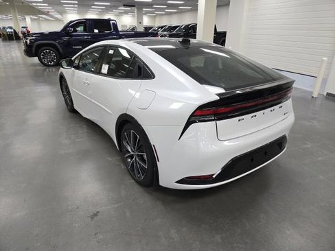 New 2026 Toyota Prius Limited FWD image 4