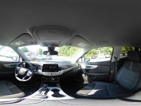 Used 2025 Chevrolet Blazer LT FWD image 35