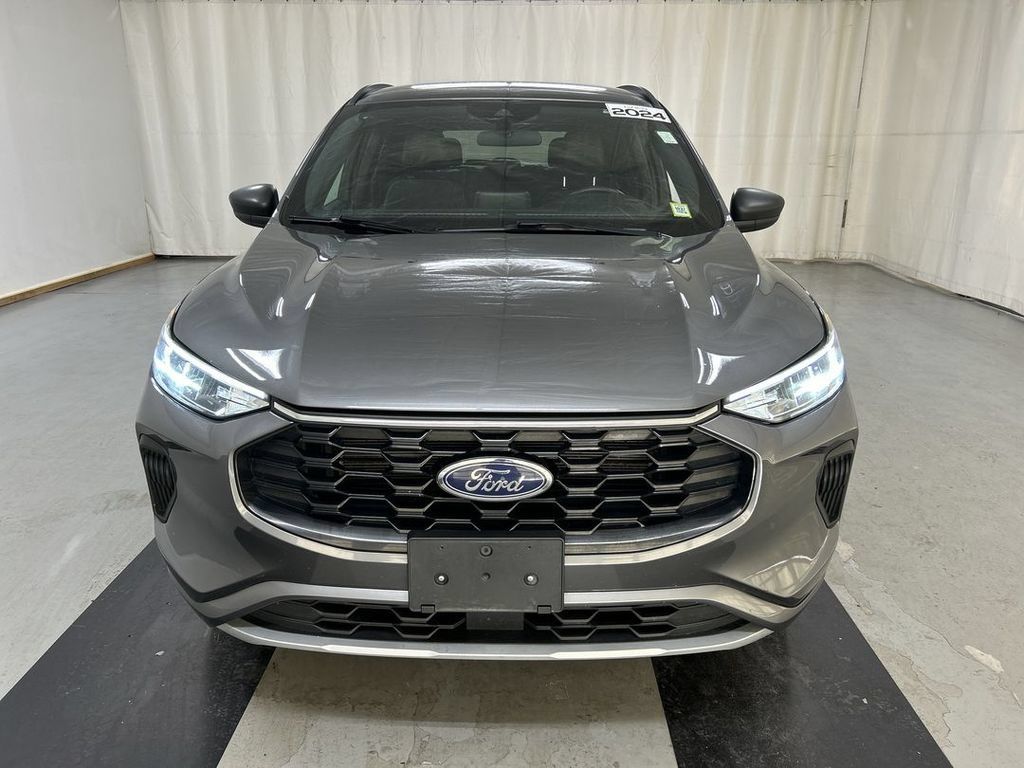 Used 2024 Ford Escape ST-Line AWD/4WD image 3