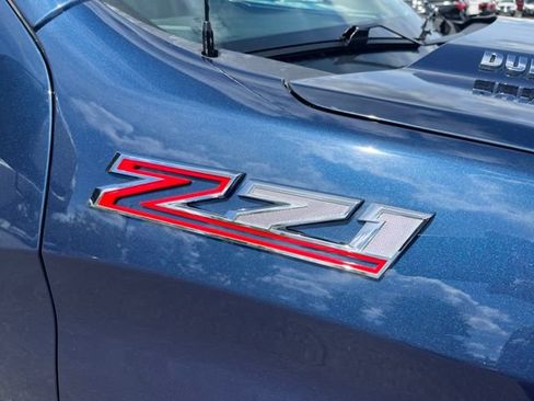 Used 2022 Chevrolet Silverado 1500 LT AWD/4WD image 2