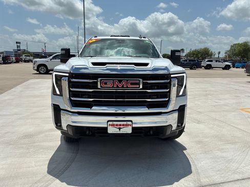 Used 2025 GMC Sierra 3500 SLE w/ SLE Convenience Package AWD/4WD image 2
