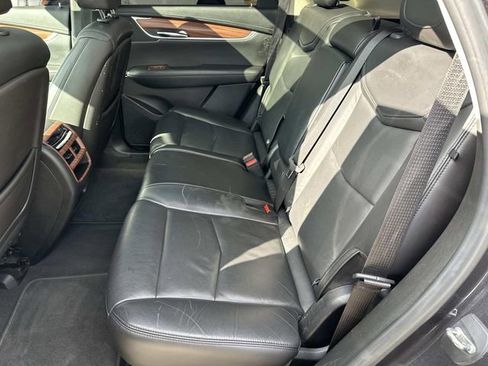 Used 2019 Cadillac XT5 Premium Luxury w/ Driver Assist Package AWD/4WD image 11