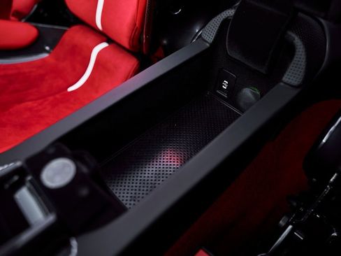 Used 2025 Ferrari SF90 Spider AWD/4WD image 61