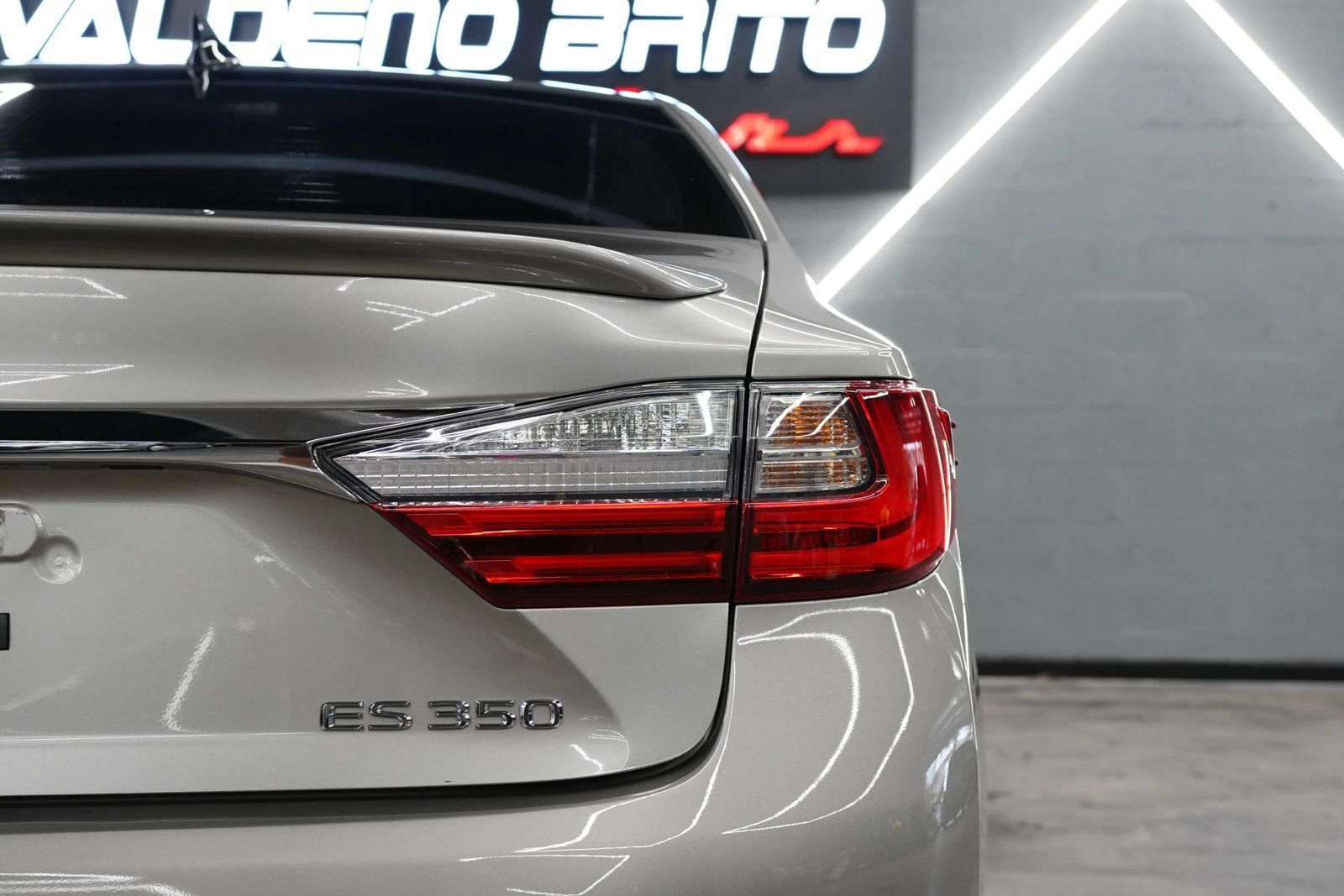 Used 2017 Lexus ES 350 w/ Luxury Package FWD image 20