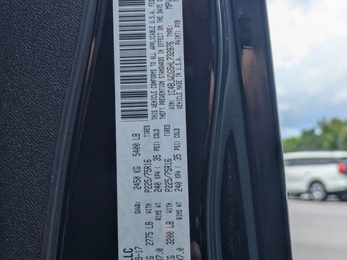 Used 2017 Jeep Wrangler Unlimited Sport w/ Connectivity Group AWD/4WD image 27