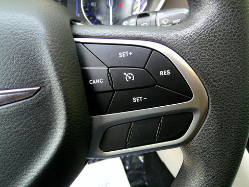 Used 2018 Chrysler Pacifica Touring Plus w/ Tire & Wheel Group image 23