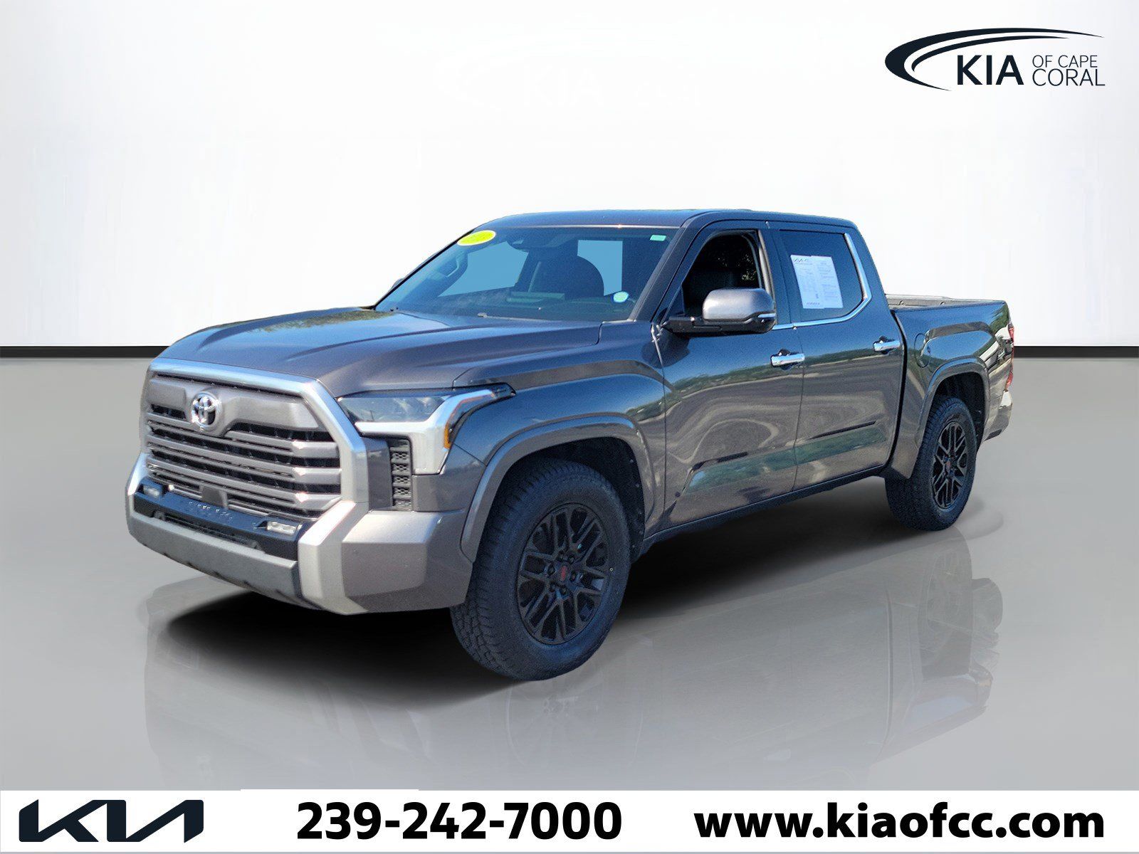 Used 2023 Toyota Tundra Limited w/ Power Package RWD image 3