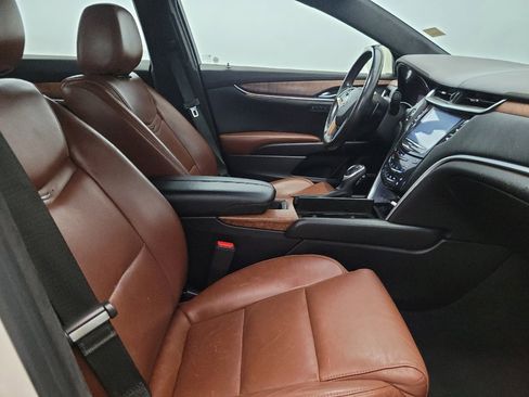 Used 2015 Cadillac XTS Luxury w/ Driver Awareness Package image 21