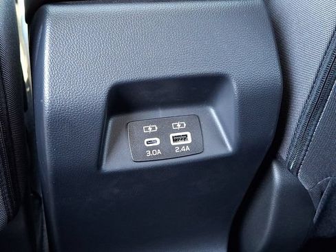 Used 2025 Subaru Crosstrek 2.5i Premium AWD/4WD image 11