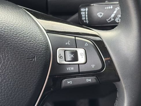 Used 2020 Volkswagen Tiguan SE w/ Panoramic Sunroof Package FWD image 27