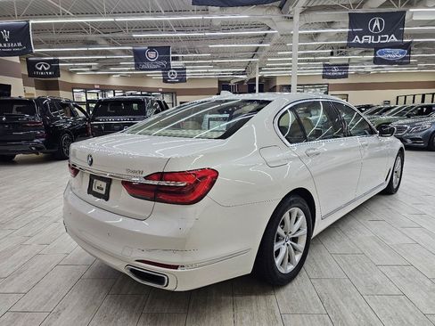 Used 2019 BMW 740i RWD image 7