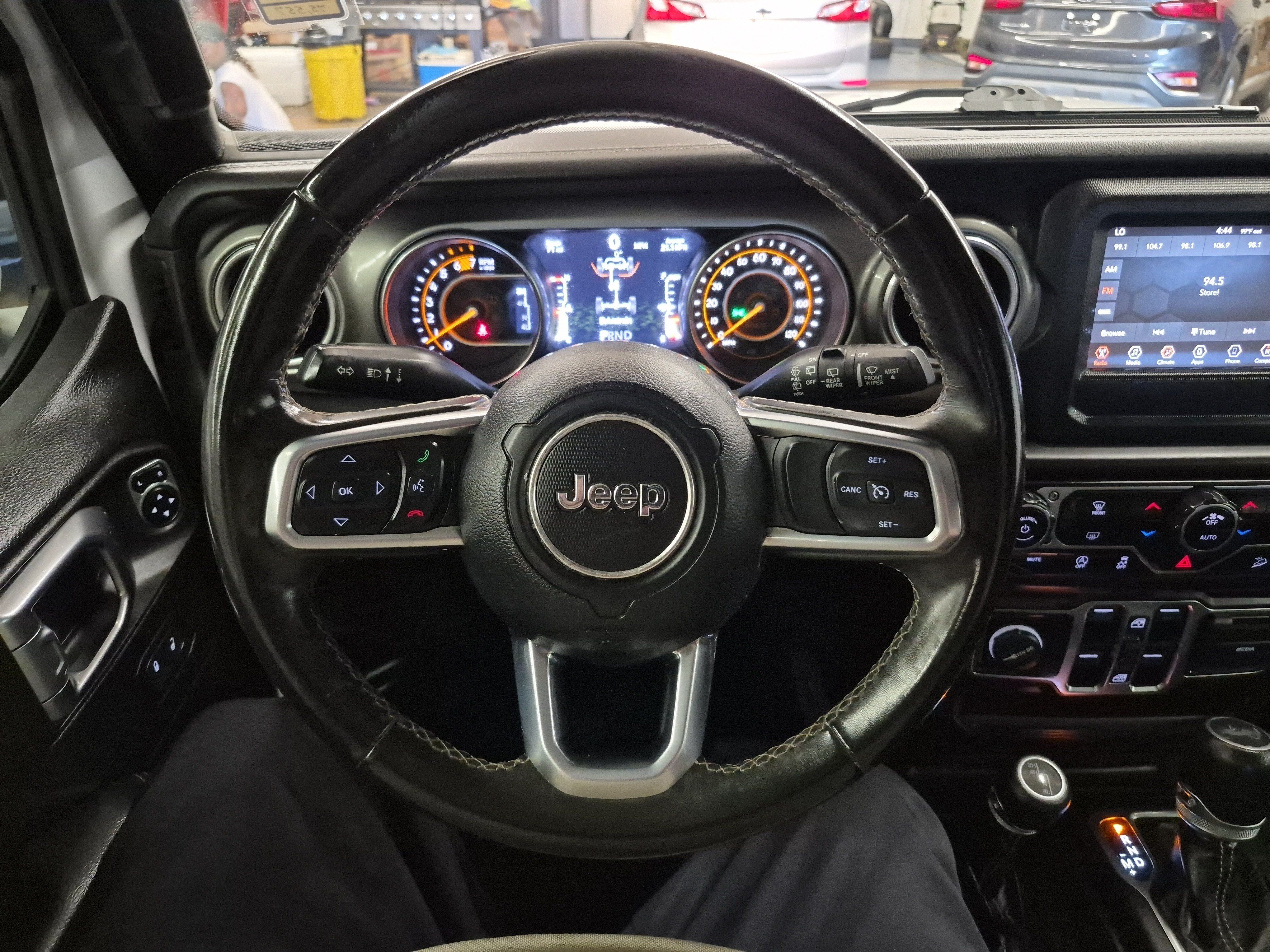 Used 2019 Jeep Wrangler Unlimited Sahara AWD/4WD image 28
