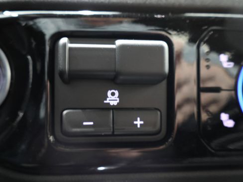 Used 2024 Chevrolet Silverado 3500 LT w/ Z71 Sport Edition image 51