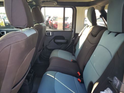 Used 2018 Jeep Wrangler Unlimited Sport S image 16