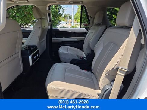 Used 2024 Ford Expedition Limited RWD image 12
