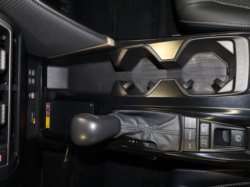 Used 2025 Toyota Camry SE image 15