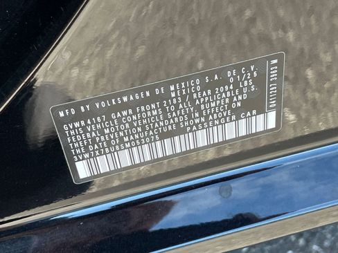 Used 2025 Volkswagen Jetta SE image 28