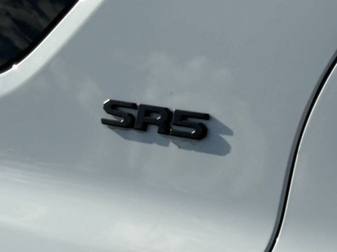 Used 2025 Toyota 4Runner SR5 AWD/4WD image 9