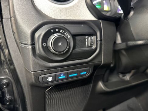 Used 2024 Jeep Wrangler Unlimited Sahara AWD/4WD image 23