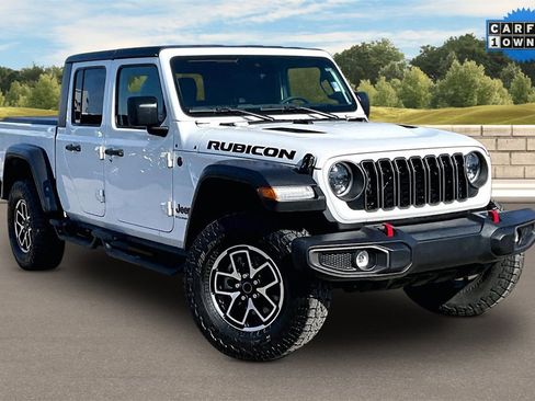 Used 2024 Jeep Gladiator Rubicon w/ Convenience Group image 2