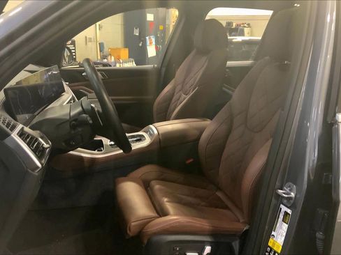 Used 2024 BMW X5 xDrive40i w/ Premium Package image 7