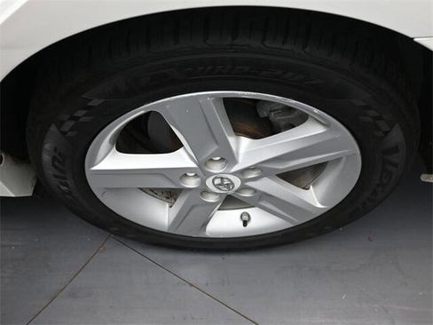 Used 2015 Toyota Camry SE image 8