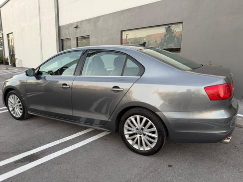 Used 2011 Volkswagen Jetta SEL image 12