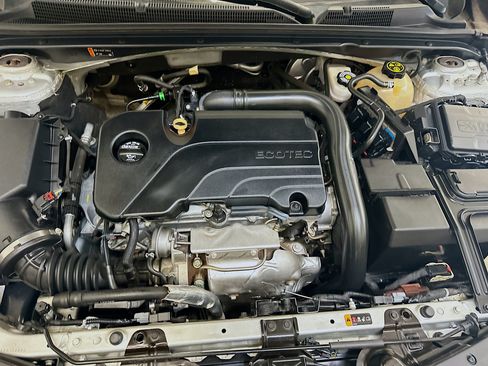 Used 2019 Chevrolet Malibu LT FWD image 34