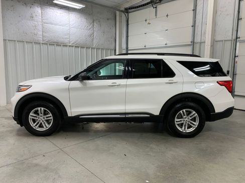 Used 2022 Ford Explorer XLT image 21
