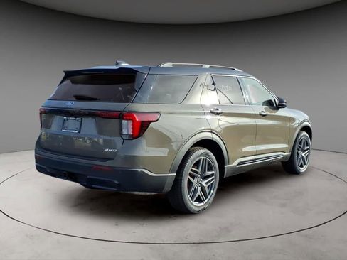 New 2026 Ford Explorer ST-Line w/ ST-Line Street Pack image 9