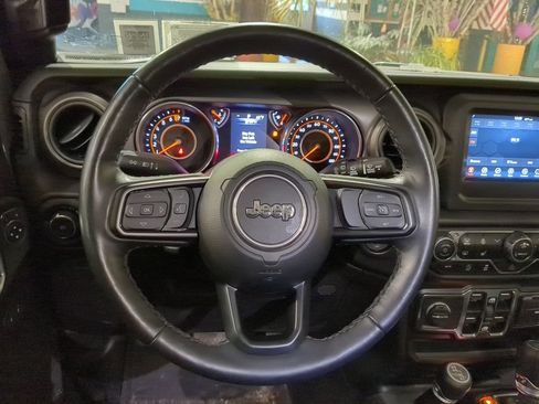 Used 2022 Jeep Wrangler Unlimited Sport AWD/4WD image 2