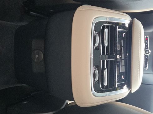 Used 2025 Volvo XC90 B6 Plus AWD/4WD image 13