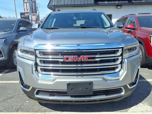 Used 2023 GMC Acadia SLT w/ Preferred Package AWD/4WD image 2