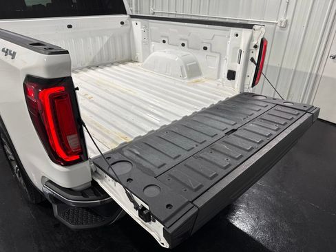 Used 2024 GMC Sierra 1500 SLT AWD/4WD image 40